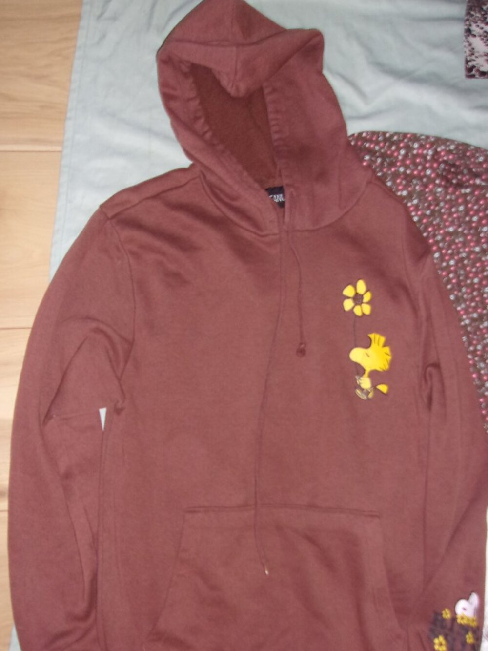 Peanuts snoopy graphic size small brown womens   shirt hoodie sweatshirt